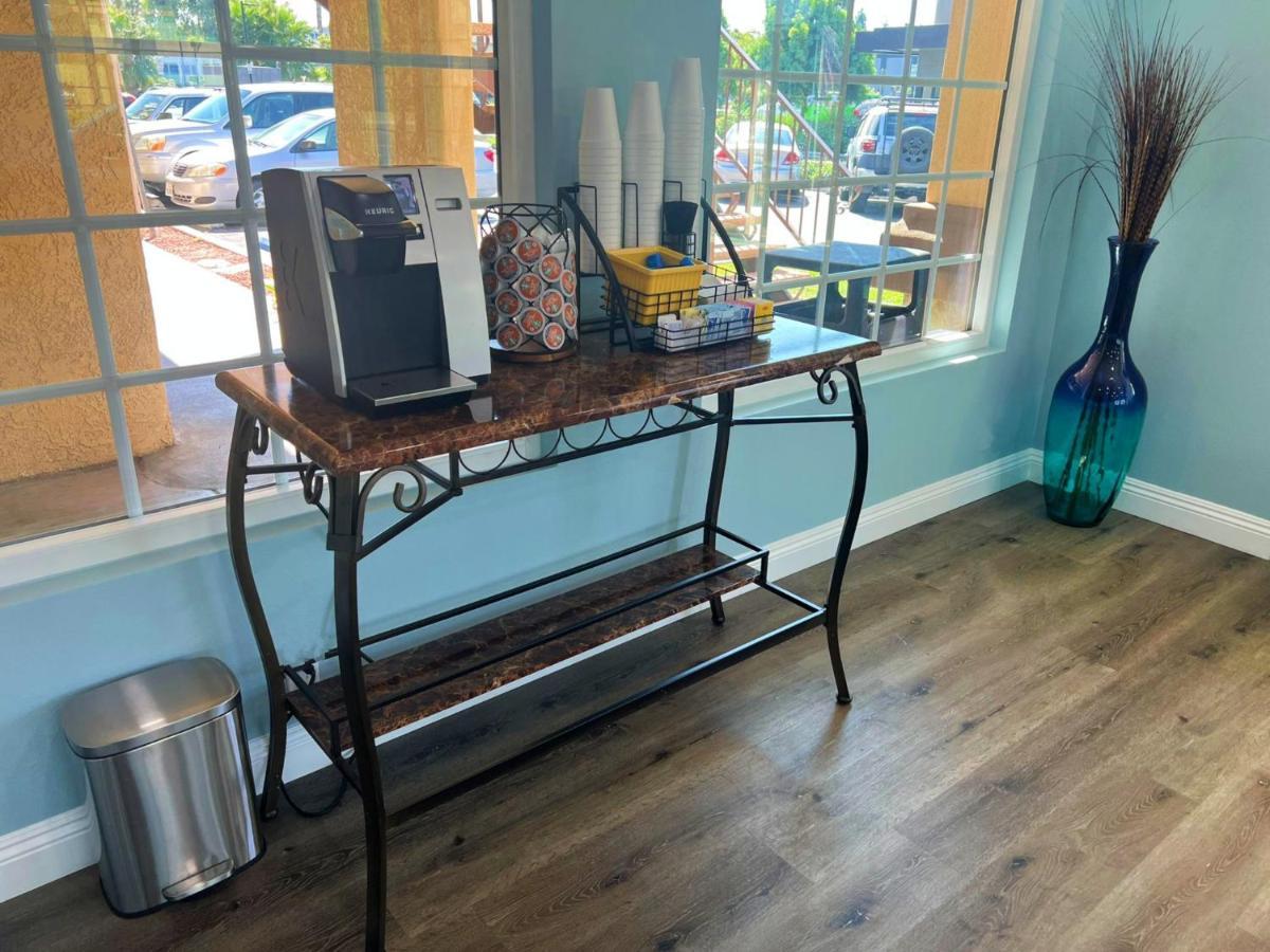 Bposhtels Anaheim Hostel Екстериор снимка